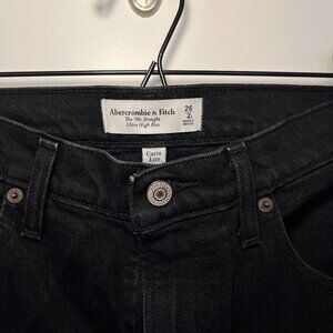 Abercrombie 90s Straight Ultra High Rise Jean